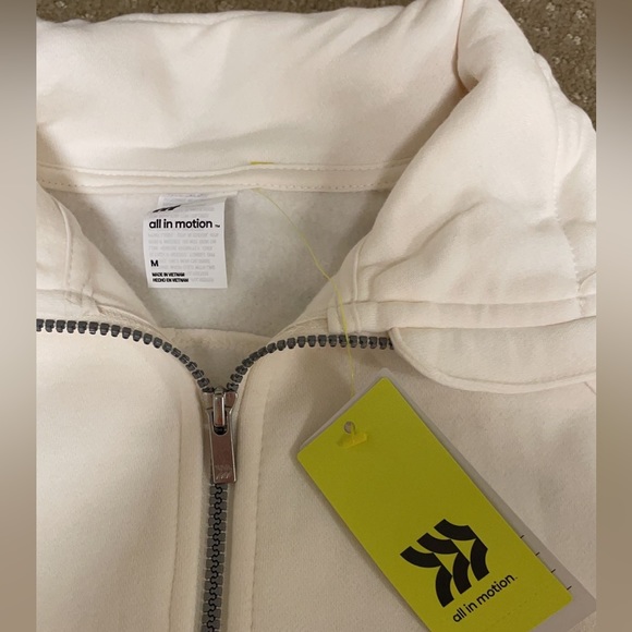 Size medium women's, color cream, half zip cropped, brand new with tags - Picture 2 of 4